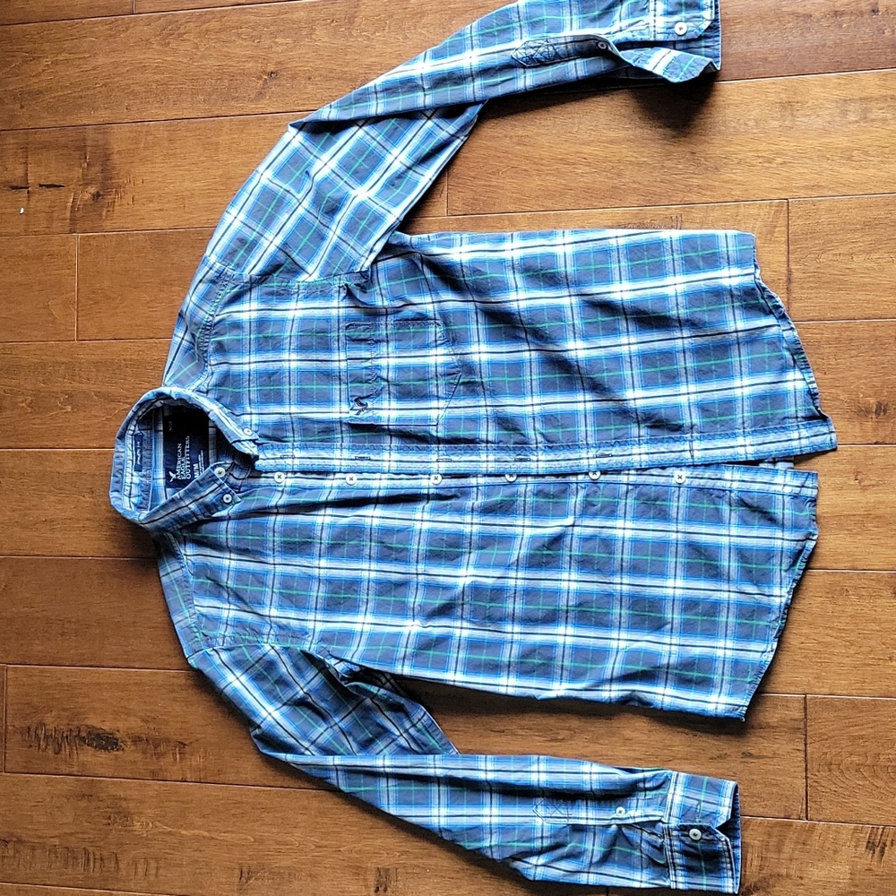 American Eagle button down long sleeve shirt